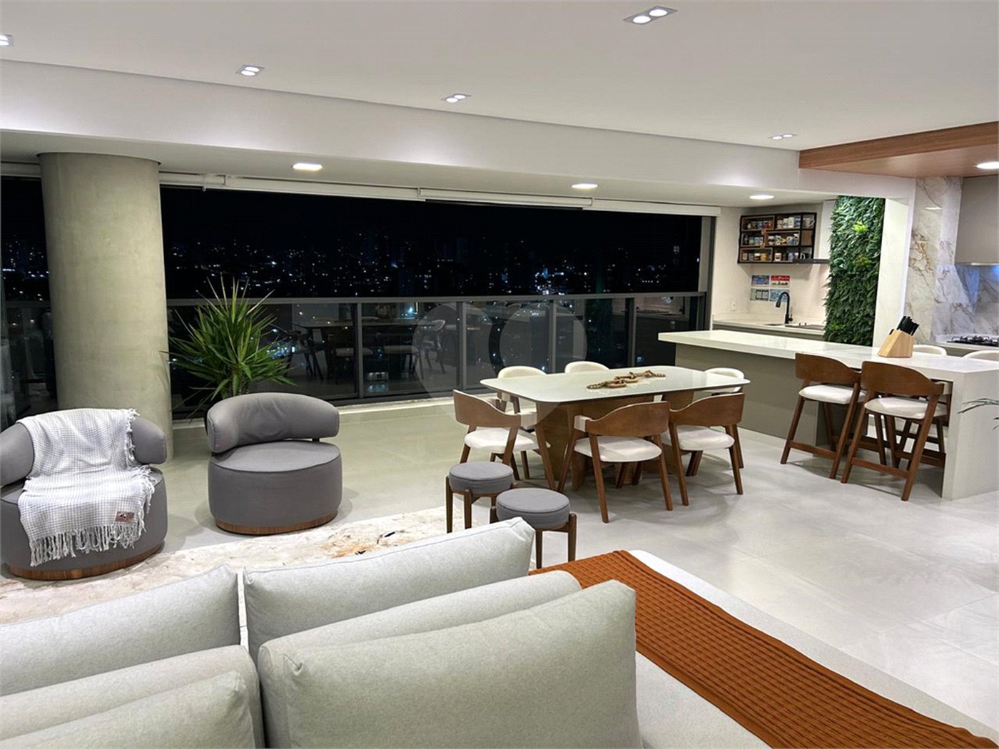 Apartamento à venda com 3 suítes em Jardim Faculdade, Sorocaba, SP