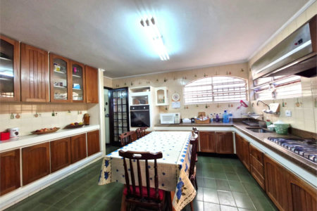 Casa à venda com 4 quartos, sendo 1 suíte, em Alto da Boa Vista, São Paulo, SP
