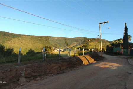 Casa à venda com 3 suítes no condomínio Reserva Ybyra, Atibaia - SP