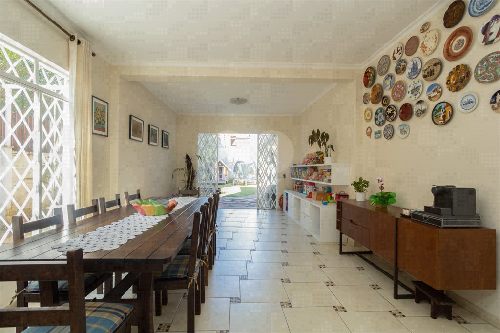 Sobrado à venda com 4 quartos, sendo 2 suítes, em Vila Madalena, São Paulo, SP