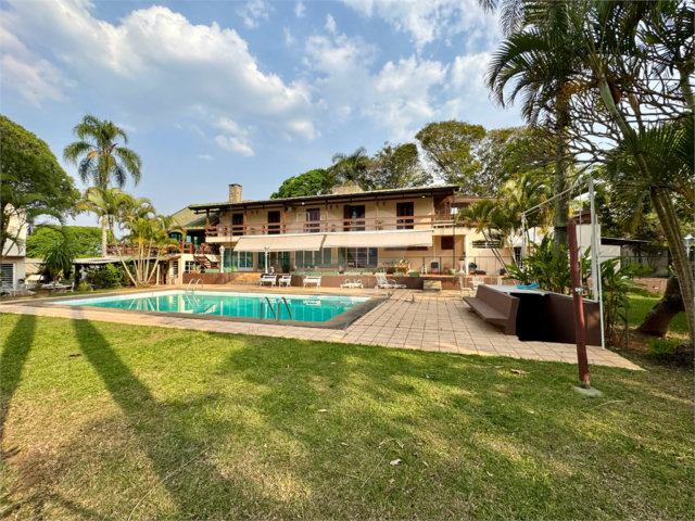 Casa à venda com 7 quartos, sendo 4 suítes,  no condomínio Campos de Mairiporã Gleba 1, Mairiporã - SP
