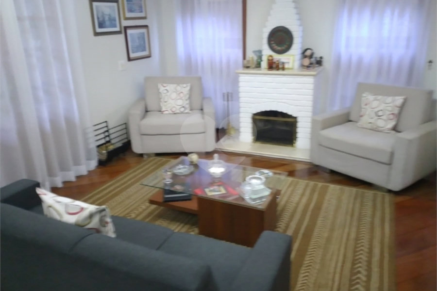 Casa à venda com 4 quartos, sendo 3 suítes, no condomínio Da Serra, São Paulo - SP