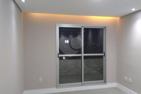 Apartamento à venda com 4 quartos, sendo 1 suíte, em Parque Industrial, São José dos Campos, SP