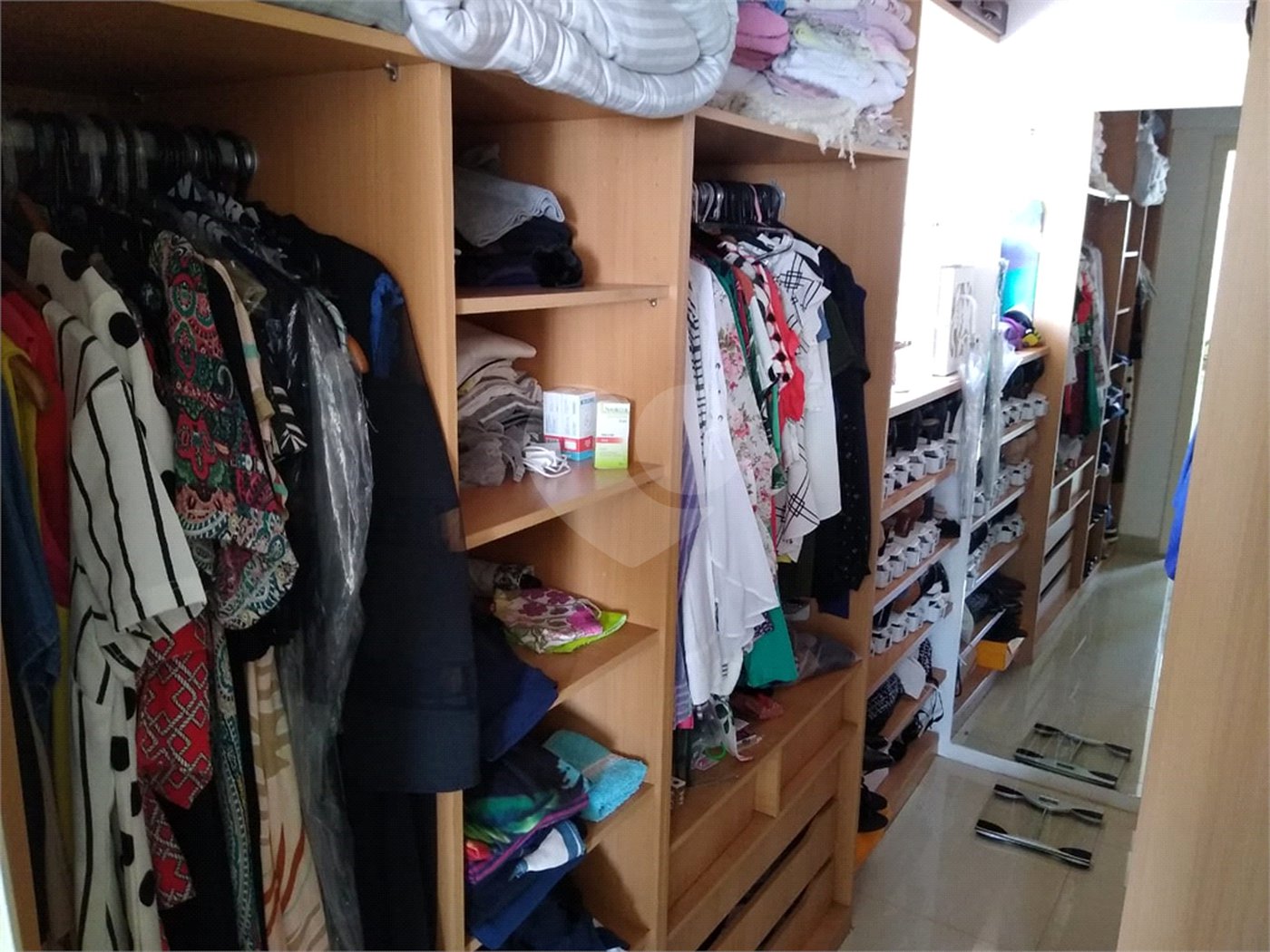 Apartamento à venda com 3 quartos, sendo 1 suíte,  em Vila Vitória, Mogi das Cruzes, SP