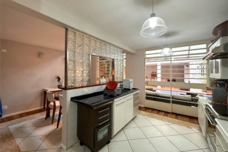 Casa à venda com 3 quartos, sendo 1 suíte, no condomínio Barão do Triunfo, São Paulo - SP