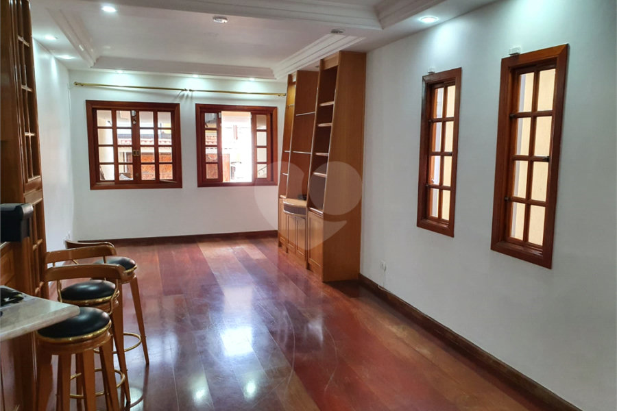 Sobrado à venda com 4 quartos, sendo 2 suítes, em Tremembé, São Paulo, SP