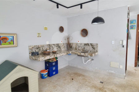 Casa à venda com 5 quartos, sendo 2 suítes, no condomínio Swiss Park, São Bernardo do Campo - SP