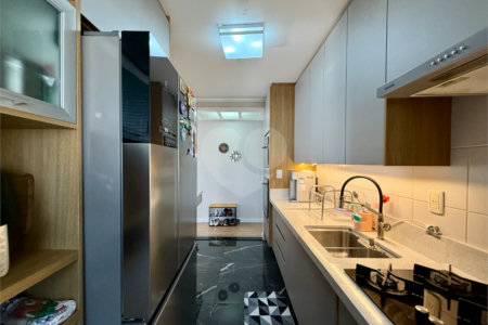 Apartamento à venda com 3 quartos, sendo 1 suíte, em Jardim Marajoara, São Paulo, SP