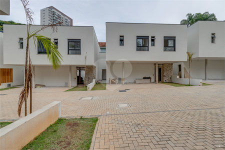 Casa à venda com 4 suítes no condomínio Ocean Village, São Paulo - SP
