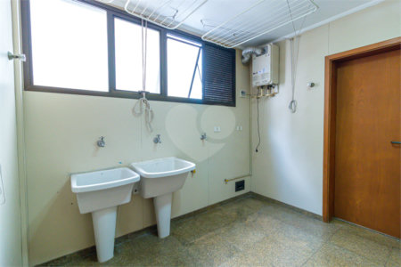 Apartamento à venda com 4 quartos, sendo 3 suítes,  em Chácara Santo Antônio, São Paulo, SP