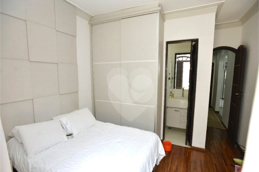 Casa Térrea à venda com 6 quartos, sendo 4 suítes, em Lavapés, Mairiporã, SP