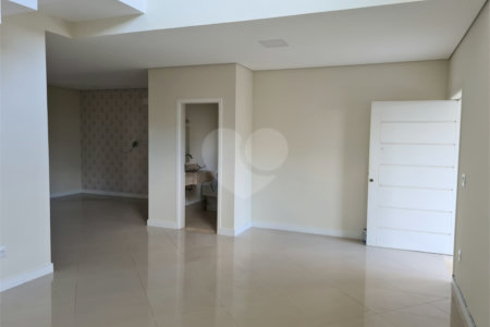 Casa à venda com 3 suítes no condomínio Reserva da Mata, Vinhedo - SP