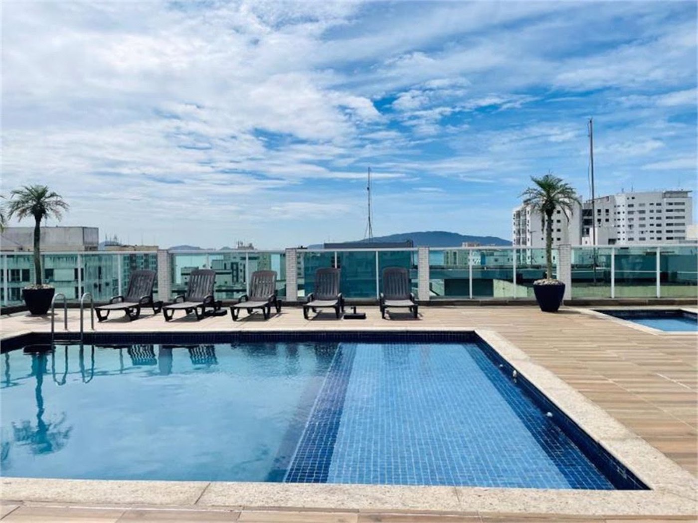 Apartamento Residencial à venda, Itararé, São Vicente - AP1404.