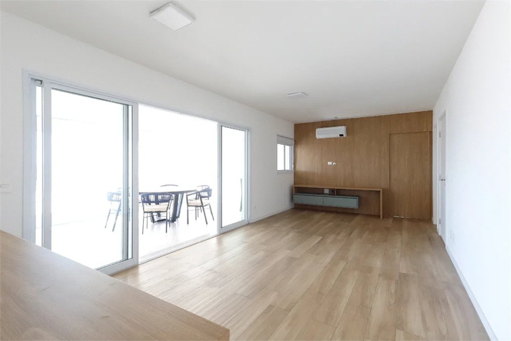 Apartamento à venda com 3 suítes em Vila Anastácio, São Paulo, SP