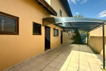 Casa à venda com 4 suítes no condomínio Parque Village Castelo, Itu - SP