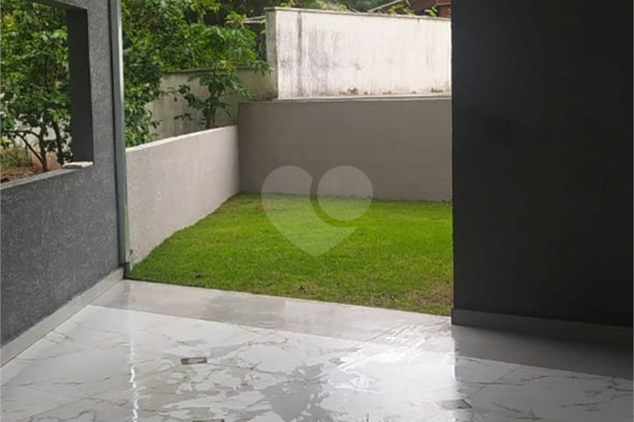 Casa à venda com 2 quartos, sendo 1 suíte, no condomínio Figueira Garden, Atibaia - SP
