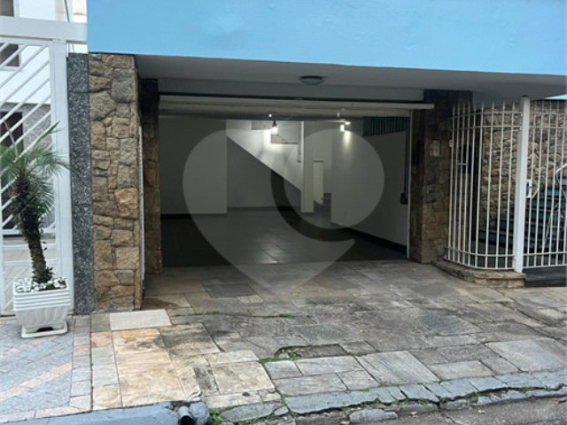 Sobrado à venda com 4 quartos, sendo 3 suítes,  em Santana, São Paulo, SP