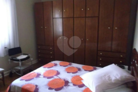 Sobrado à venda com 3 quartos em Cidade Mãe do Céu, São Paulo, SP