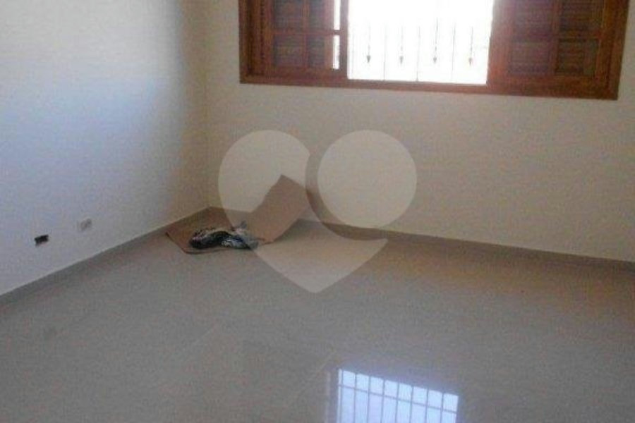 Casa à venda com 3 suítes em Vila Gustavo, São Paulo, SP
