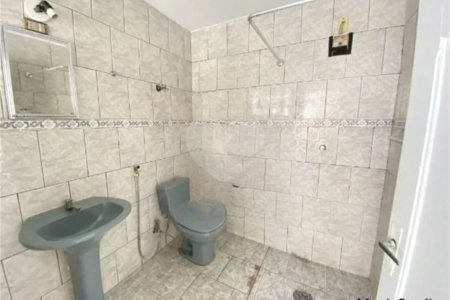 Casa com 224m², 3 dormitórios, 4 vagas, à venda na Vila Ema.
