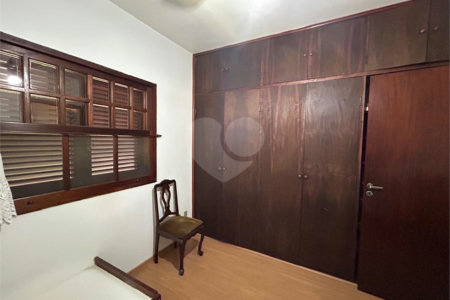 Casa à venda com 5 quartos, sendo 3 suítes, no condomínio Estância Marambaia, Vinhedo - SP