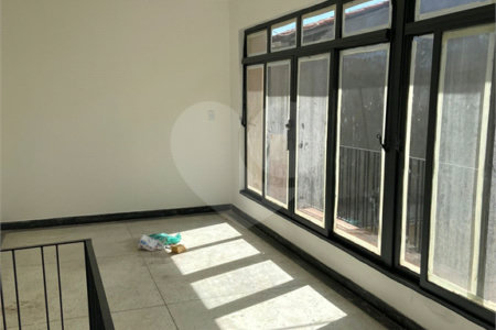 Sobrado à venda com 3 quartos, sendo 1 suíte,  em Jardim Itacolomi, São Paulo, SP
