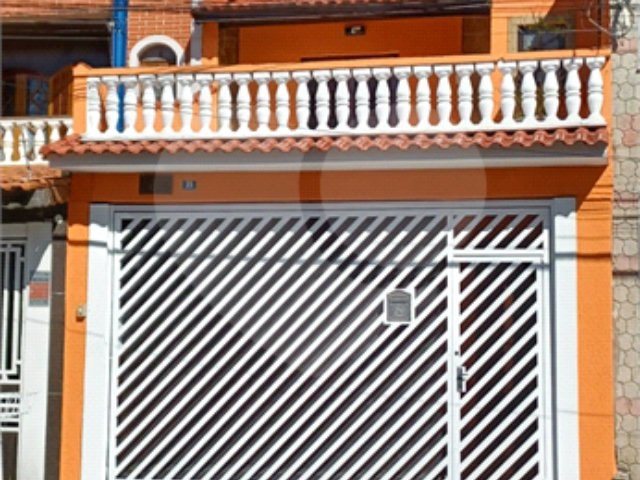 Sobrado à venda com 3 quartos, sendo 1 suíte,  em Parque Renato Maia, Guarulhos, SP