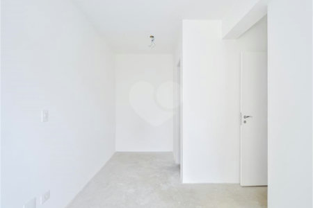 Apartamento à venda com 3 quartos, sendo 1 suíte, em Vila Gumercindo, São Paulo, SP