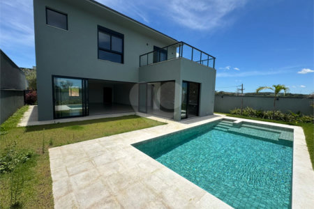 Casa à venda com 4 suítes no condomínio Villas do Golf, Itu - SP