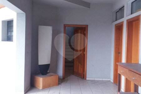 Casa à venda com 4 quartos, sendo 3 suítes, no condomínio Arujá 5, Arujá - SP