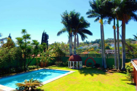 Sobrado à venda com 6 suítes em Jardim Cordeiro, São Paulo, SP