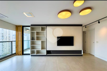 Apartamento à venda com 2 quartos, sendo 1 suíte,  em Vila Olímpia, São Paulo, SP