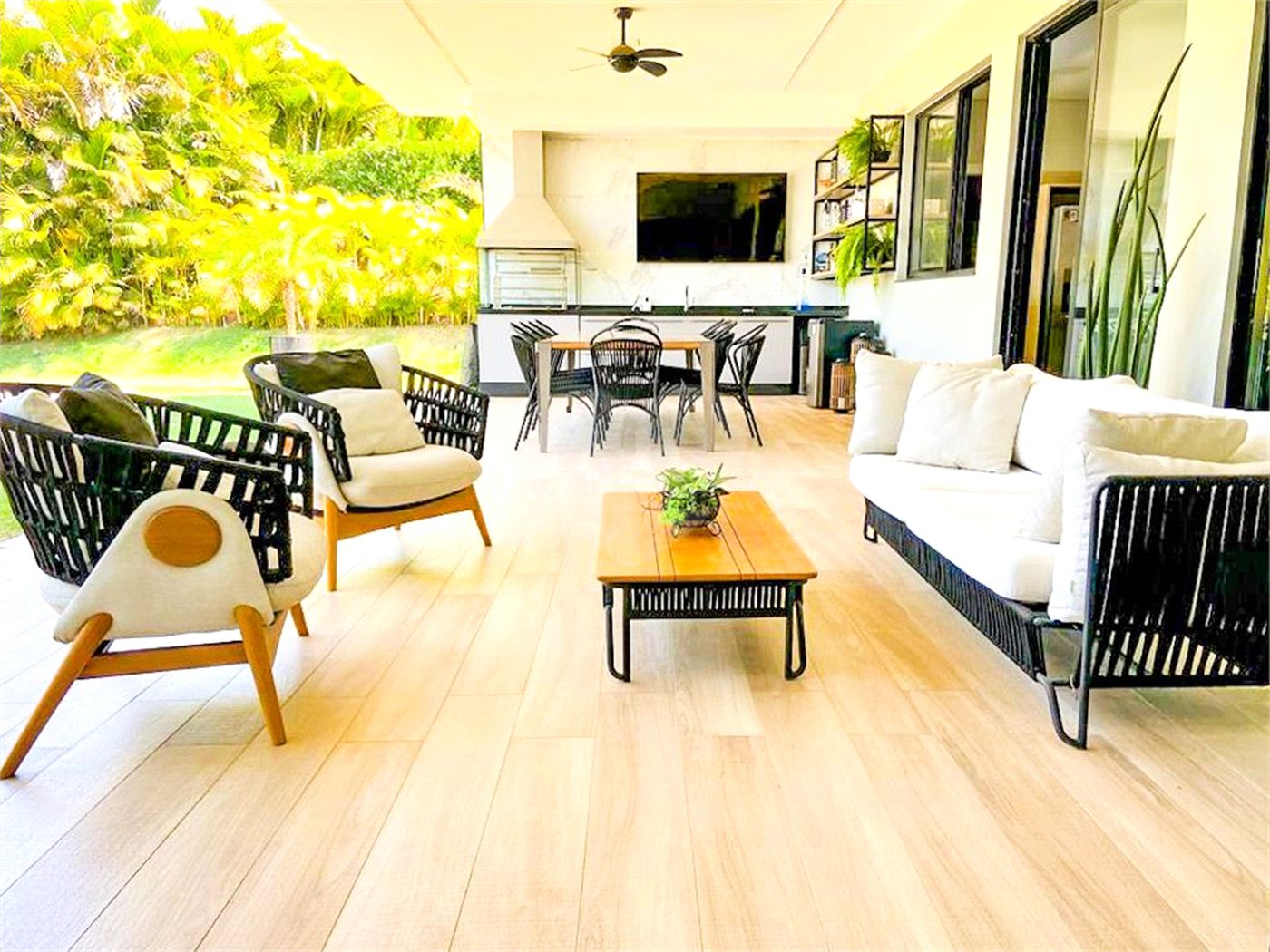 Casa à venda com 4 suítes no condomínio Lago Azul Residencial e Golfe, Araçoiaba da Serra - SP