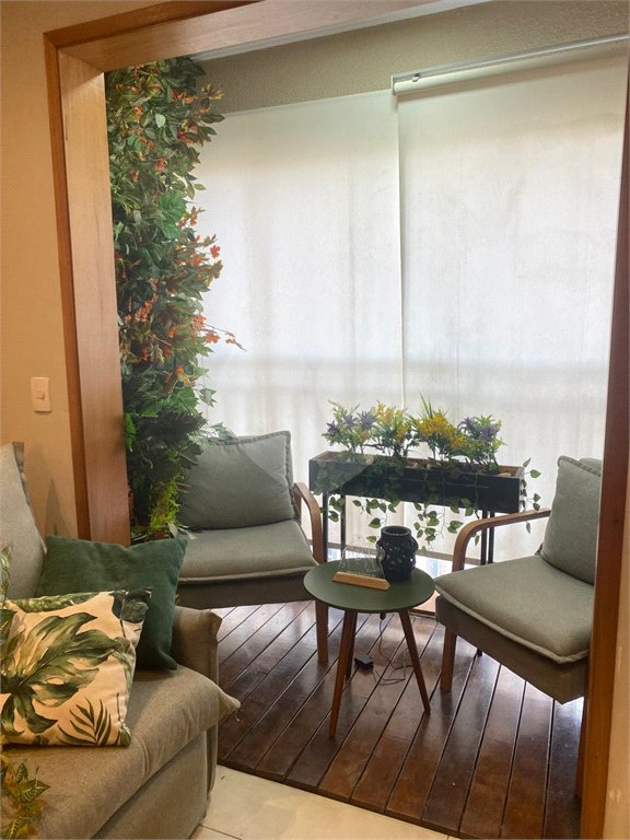 Apartamento à venda com 2 quartos, sendo 1 suíte,  em Jardim Rosa de Franca, Guarulhos, SP
