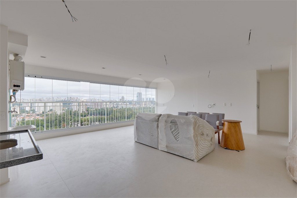 Apartamento à venda com 2 suítes em Santo Amaro, São Paulo, SP