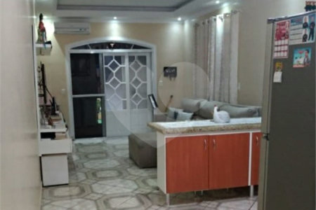 Casa à venda com 4 quartos, sendo 1 suíte, em Cidade Kemel, Poá, SP