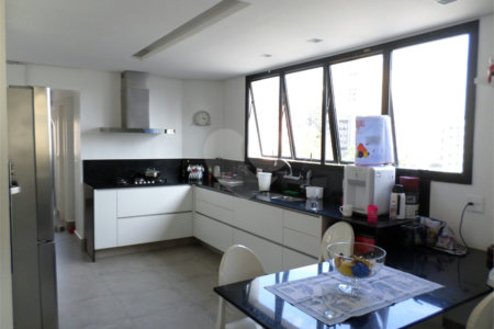 Apartamento à venda com 4 quartos, sendo 2 suítes, em Jardim Londrina, São Paulo, SP