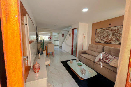 Casa à venda com 4 quartos, sendo 1 suíte, no condomínio Imperial Santa Cruz, Rio de Janeiro - RJ