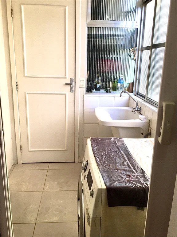Apartamento à venda com 3 quartos, sendo 1 suíte, em Pinheiros, São Paulo, SP