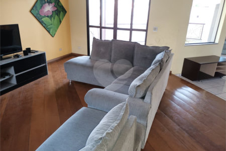 Casa à venda com 4 quartos, sendo 3 suítes, no condomínio Arujá 5, Arujá - SP