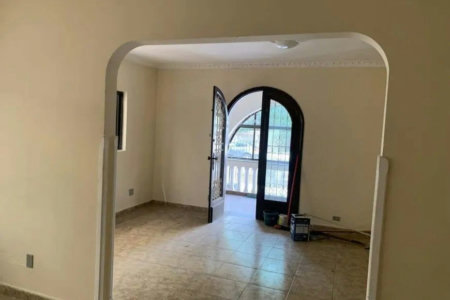 Casa/ Sobrado Amplo no Boqueirão/ Santos/SP
