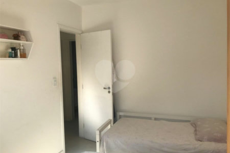 Casa à venda com 2 quartos em Interlagos, São Paulo, SP