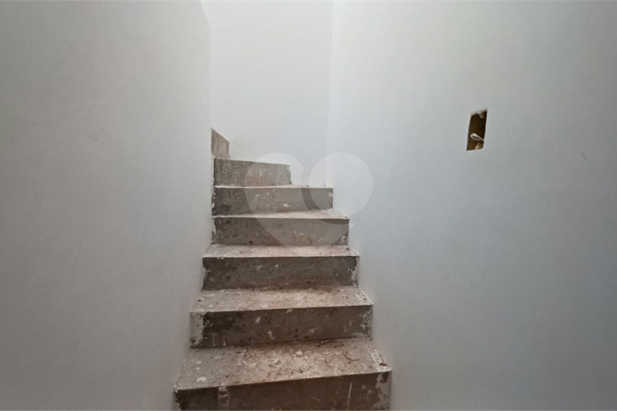 Casa à venda com 4 quartos, sendo 2 suítes, no condomínio Residencial Floresta, São Paulo - SP