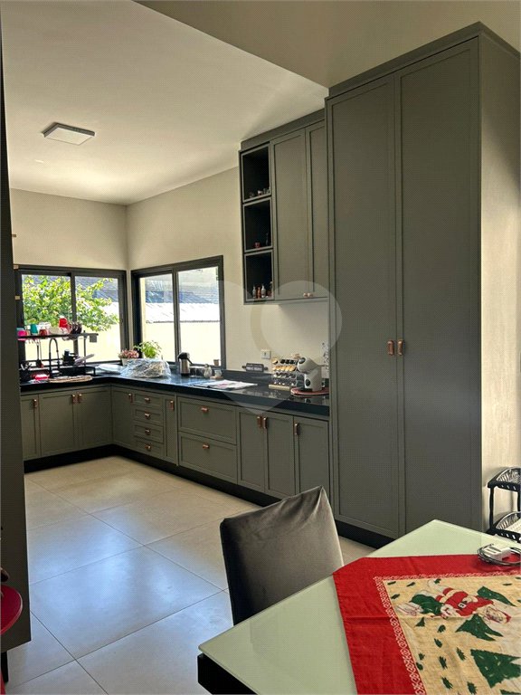 Casa à venda com 3 suítes no condomínio Shamballa 1, Atibaia - SP