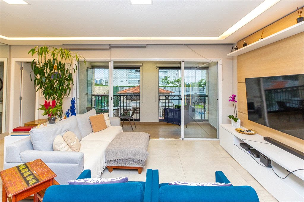 Apartamento à venda com 4 quartos, sendo 1 suíte, em Jardim Monte Kemel, São Paulo, SP