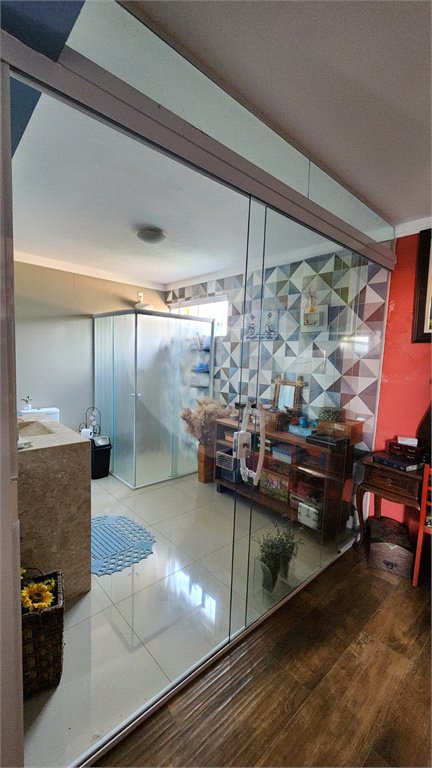 Sobrado à venda com 4 quartos, sendo 1 suíte, em Vila Romão, Salto, SP