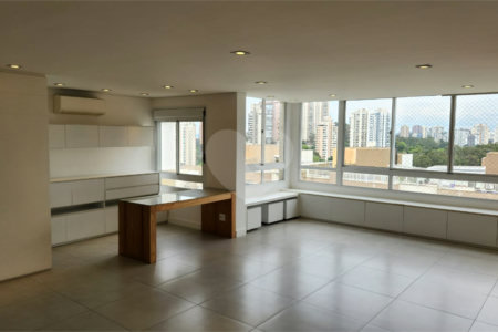 Apartamento à venda com 3 quartos, sendo 2 suítes,  em Paraíso do Morumbi, São Paulo, SP