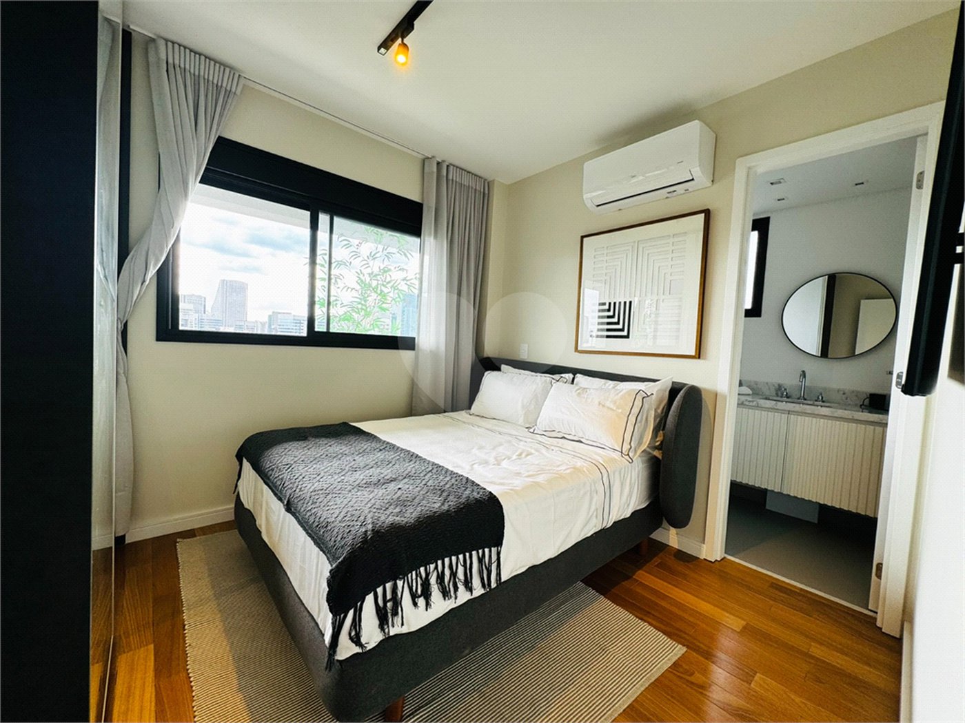 Apartamento à venda com 3 quartos em Vila Cordeiro, São Paulo, SP