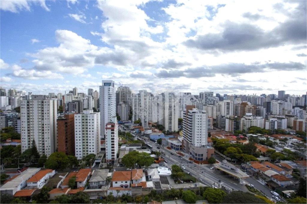 Apartamento à venda com 3 quartos, sendo 1 suíte, em Brooklin Novo, São Paulo, SP