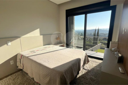Casa à venda com 4 suítes no condomínio Porto Atibaia, Atibaia - SP